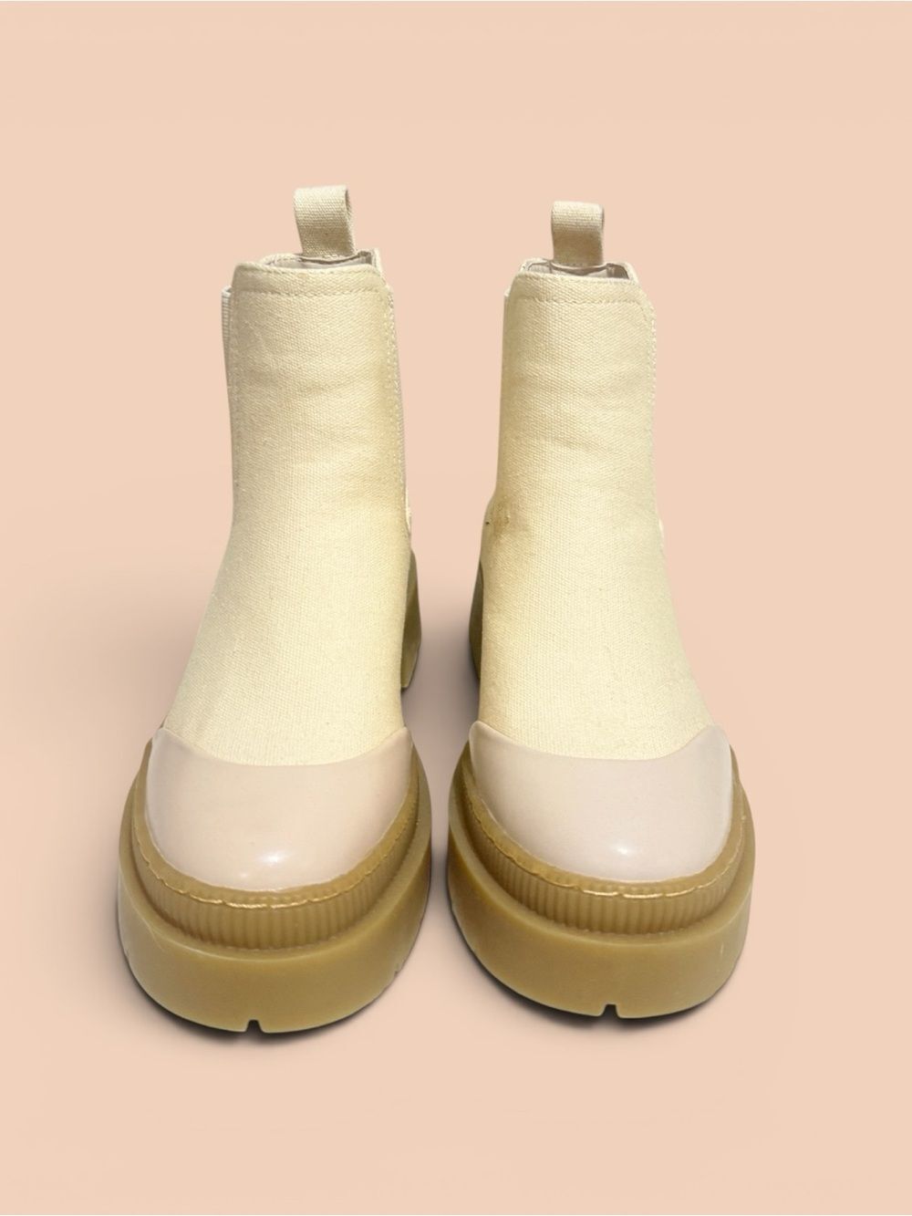 Olivia Miller Zadie Cream Canvas Lug Sole Chelsea Boots Size 8 NWT